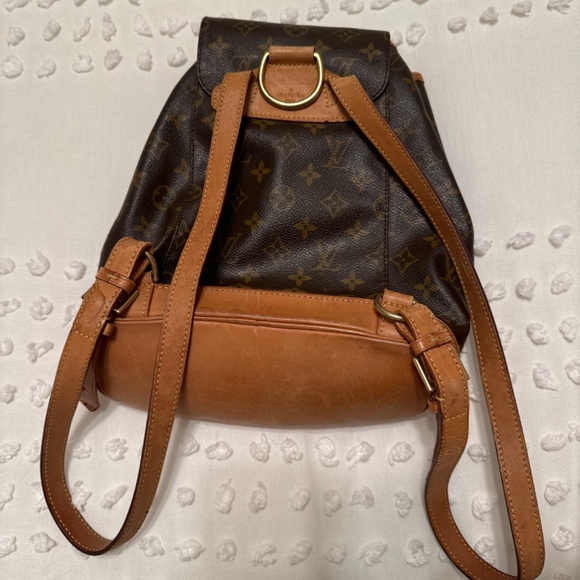 Louis Vuitton MONTSOURIS MM BACKPACK - Picture 3 of 4